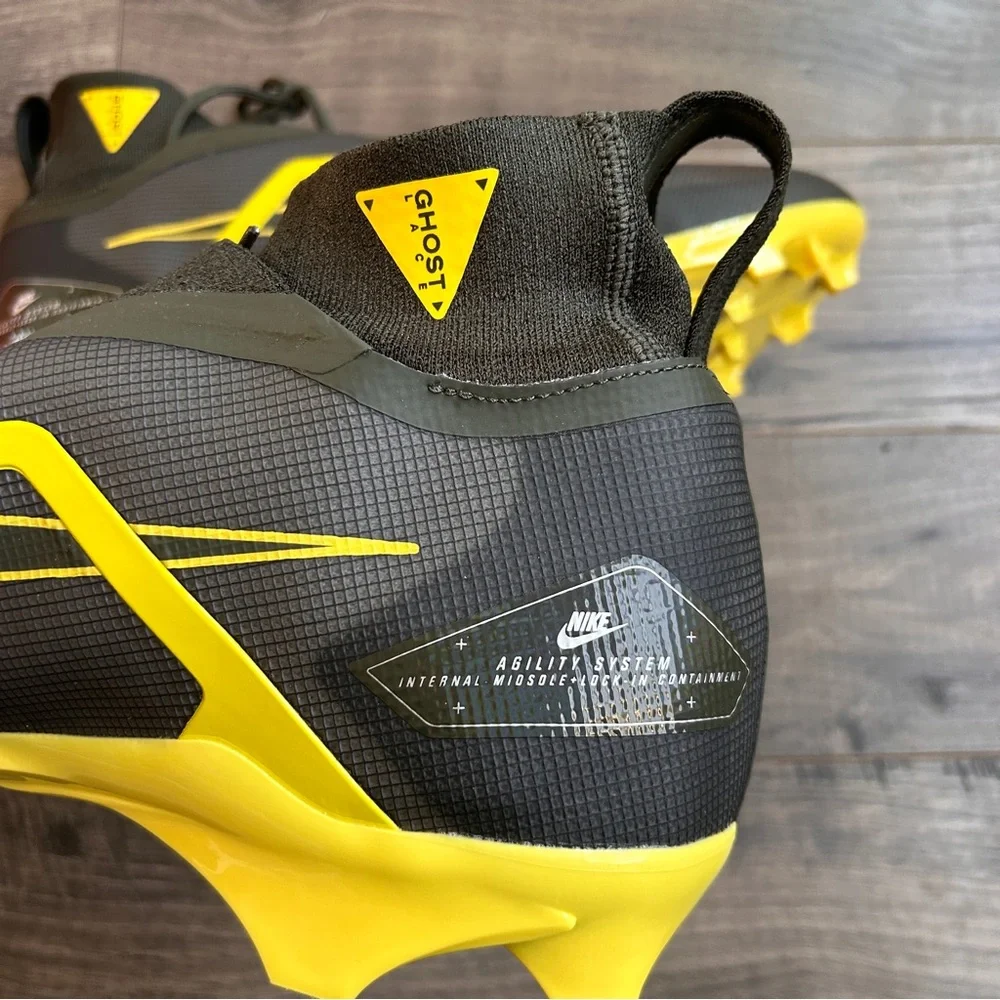 Nike Oregon Ducks PE Football Cleats Men’s 14W NEW